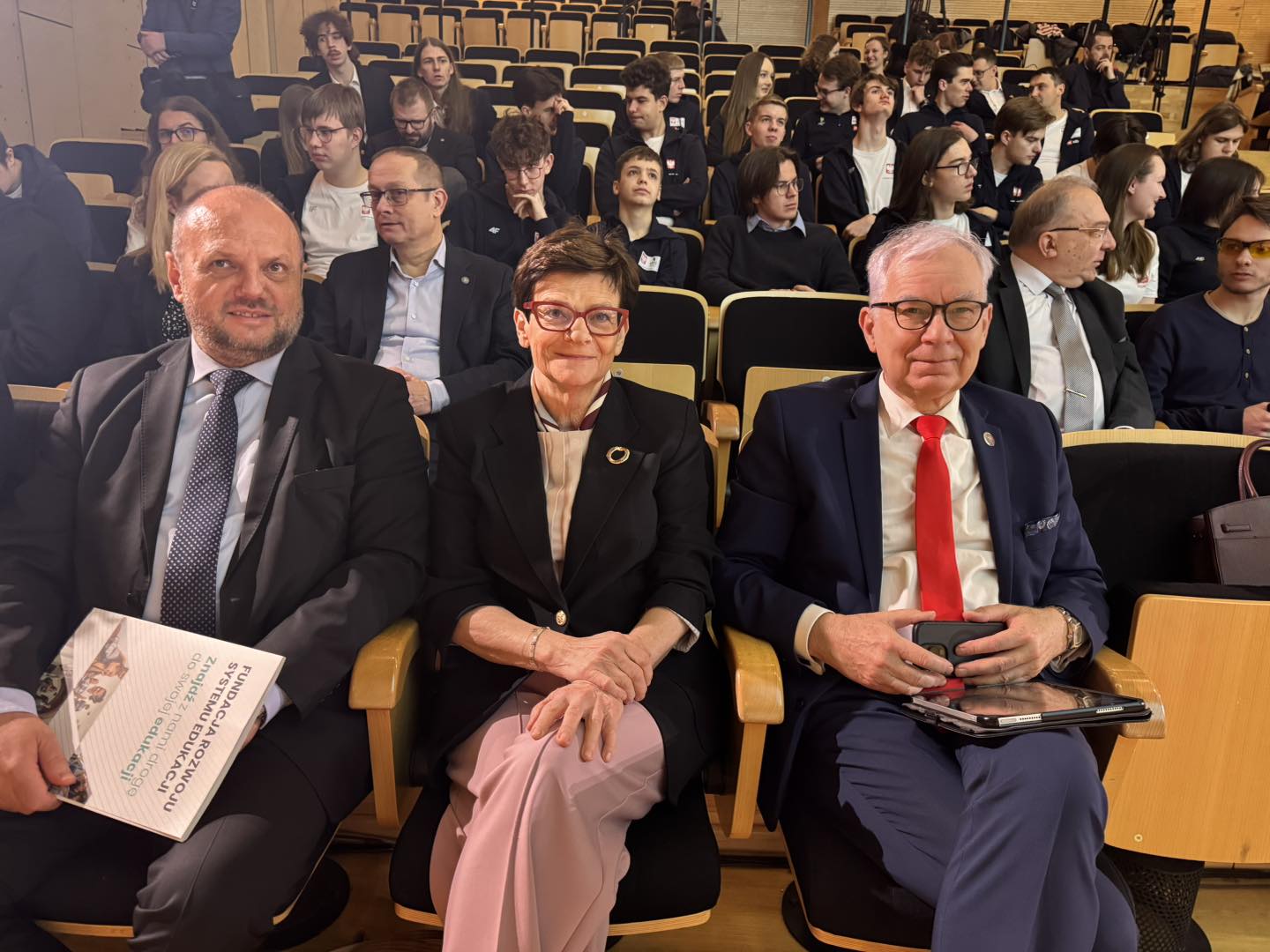 612046399_1284066766865816_9205493582970330190_n